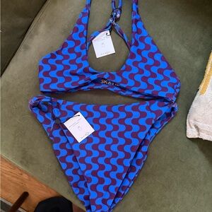 Skatie Jasmine Top and Salty Bottom - Infinito NWT Size Large